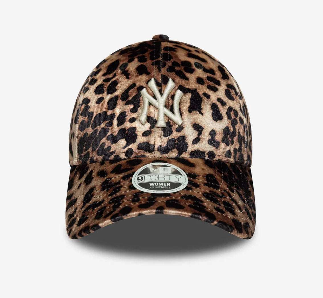 NY Yankees MLB Leo Velour 9FORTY