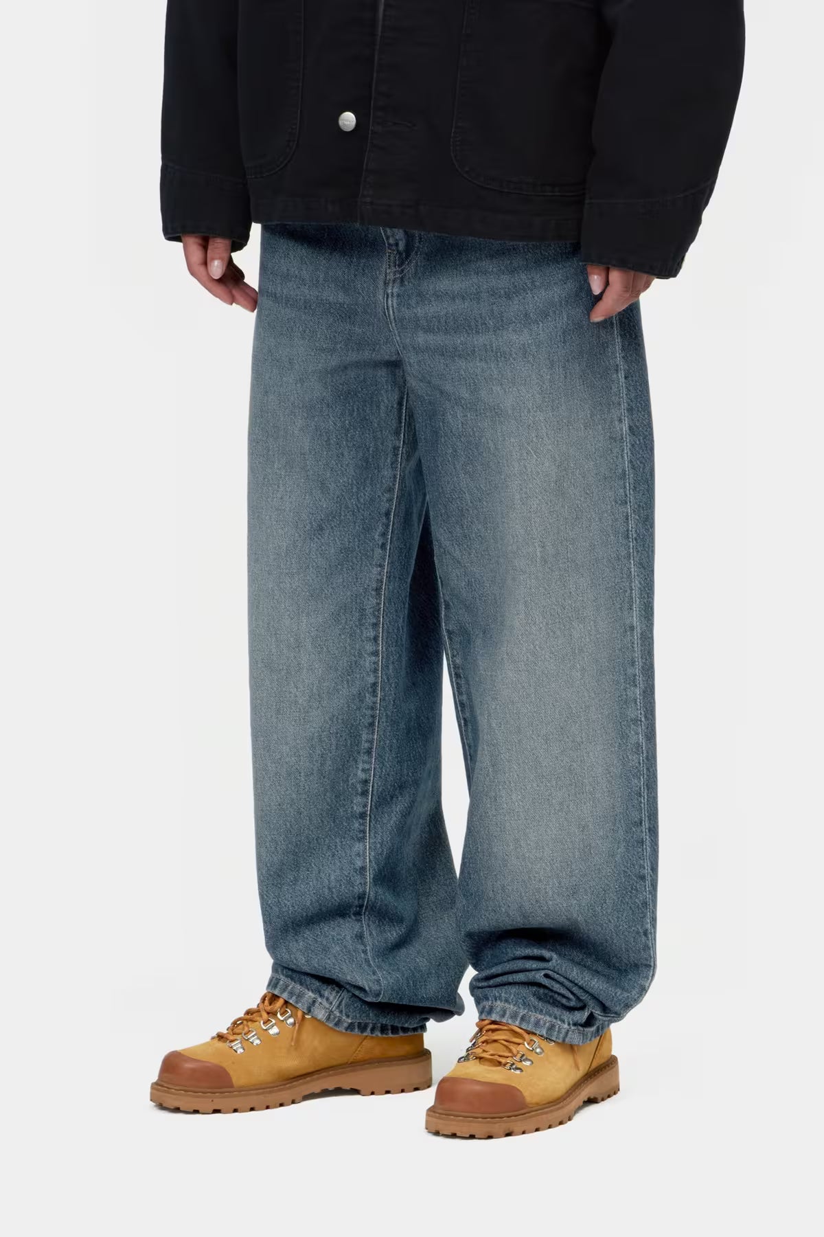 W' Arin Pant